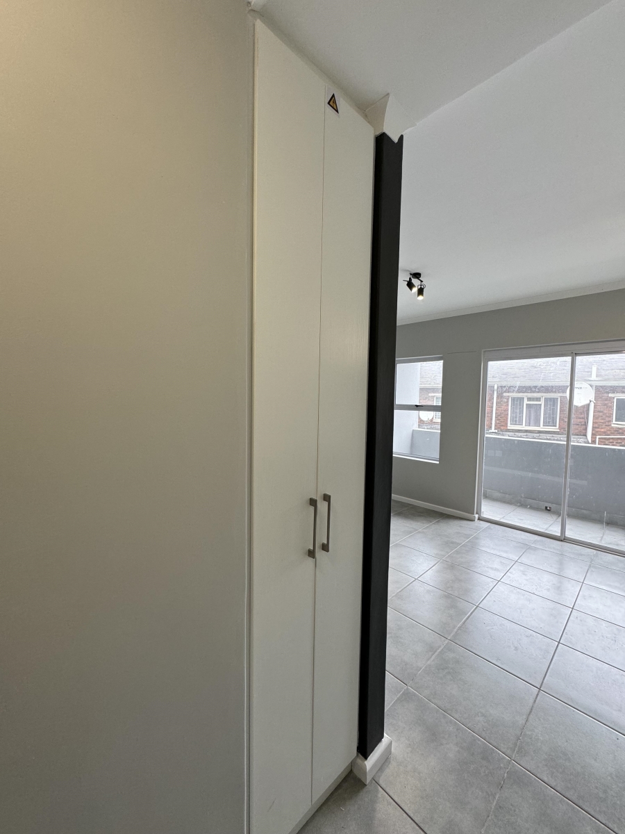 1 Bedroom Property for Sale in Table View Western Cape